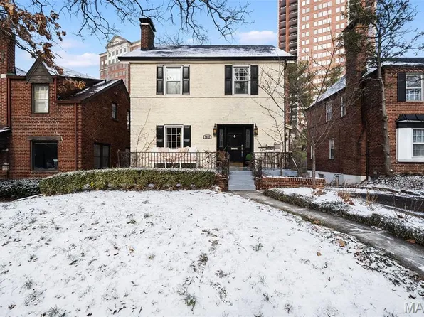 7645 Carswold Dr, Saint Louis, MO 63105