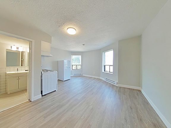 3rd image of 1510 King St W #1512-206