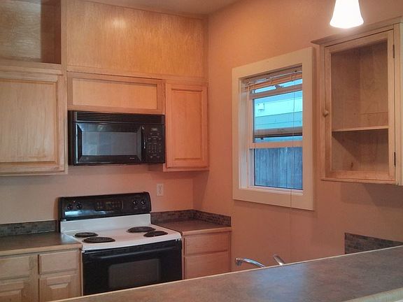 4th image of 5622 15th Ave NE #A
