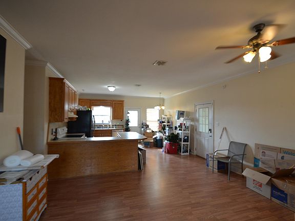 3rd image of 5768 Vicari St