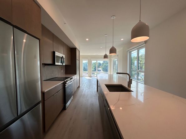 44 Springside Ave #9
