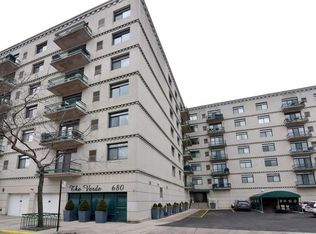 680 N Green St APT 201, Chicago, IL