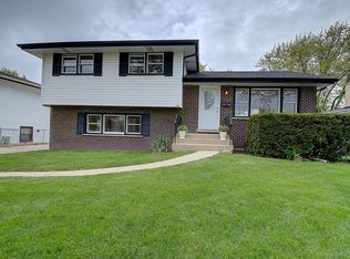 214 S Evergreen Ave, Addison, IL 60101