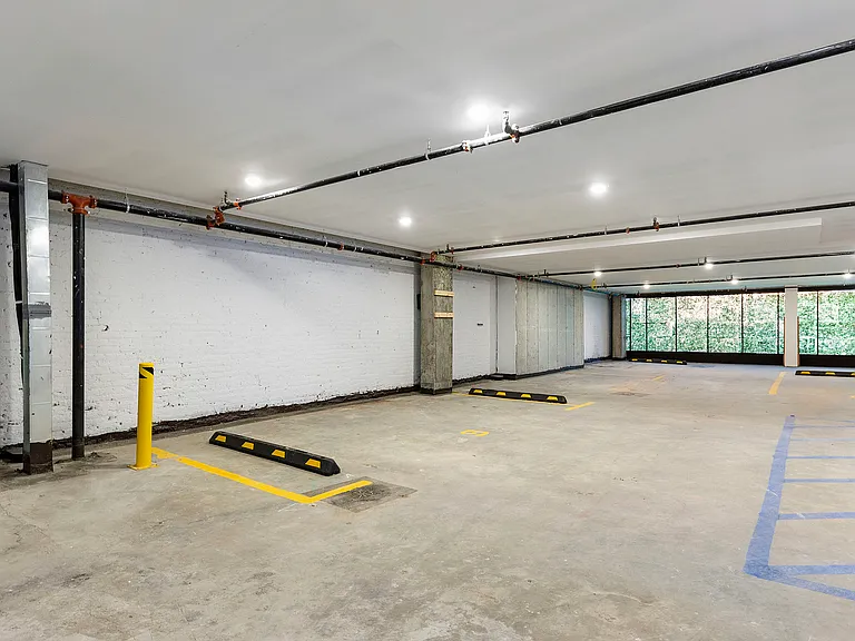 2484 Bedford Ave #2D — Photo 12