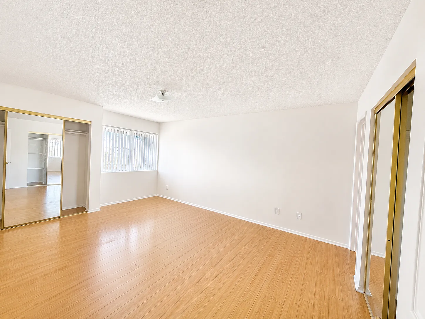 1554 E Wilson Unit 7 — Photo 4
