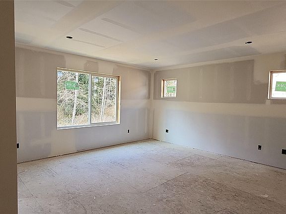 3rd image of 10920 43rd Avenue SE #82