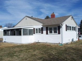 9 Columbia St, Lewiston, ME 04240