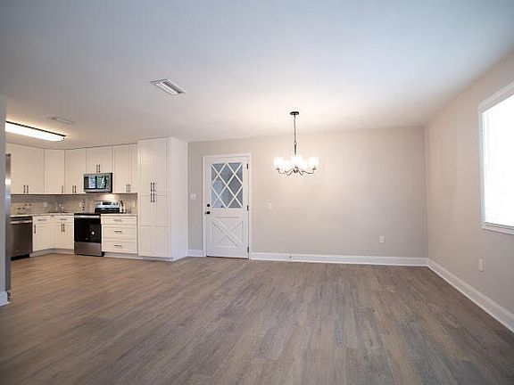 4th image of 507 Massachusetts Ave