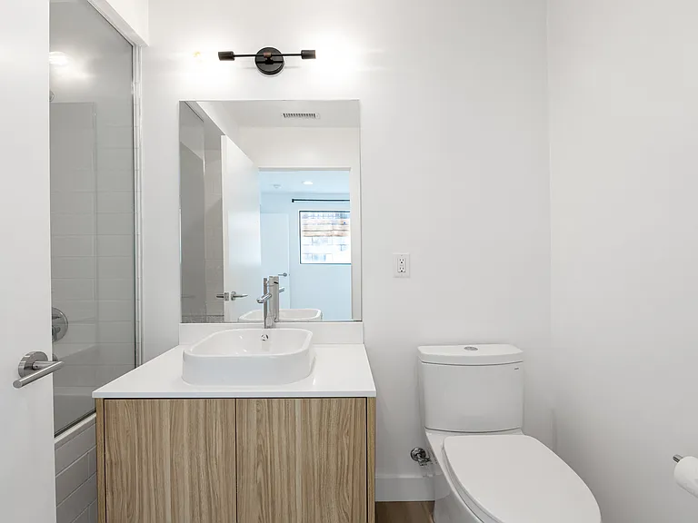 644 3/4 N Commonwealth Ave — Photo 20