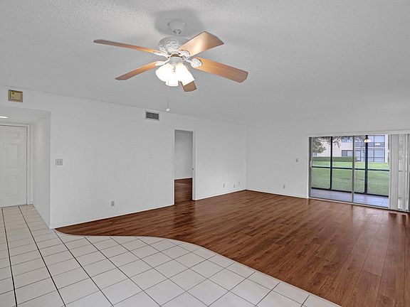 4th image of 2201 SW 92nd Terrace #1702