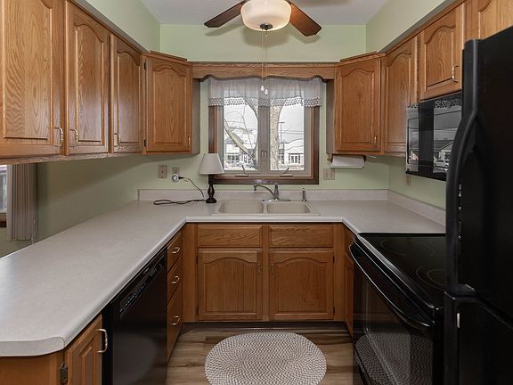 4th image of 3590 Devils Glen Rd #0