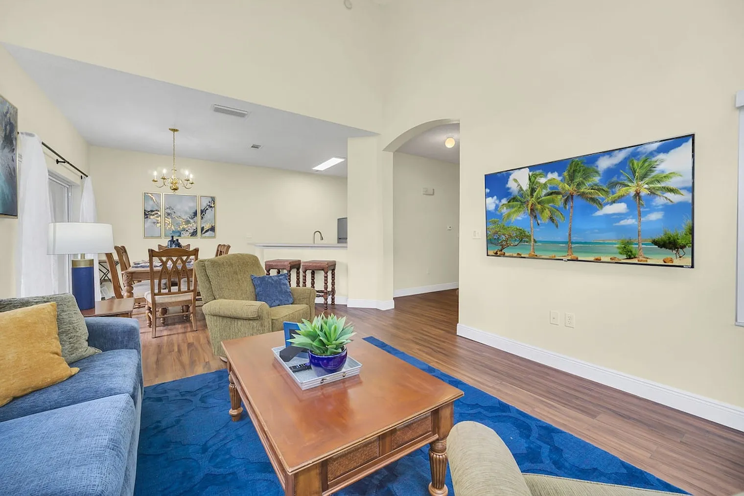 4 bed, 3.0 bath, 1646 sqft, $3,696 — Photo 2