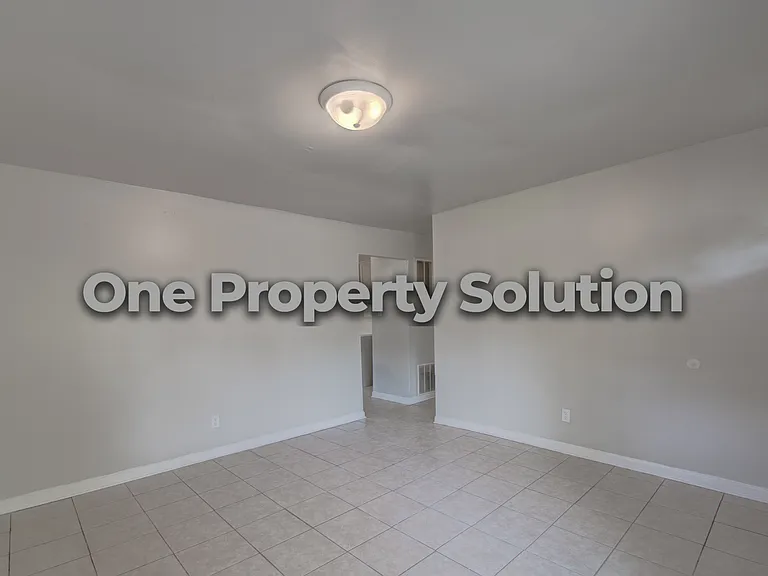 1151 Decatur St — Photo 4