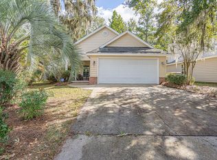 225 Oak Ridge Cir, Richmond Hill, GA 31324