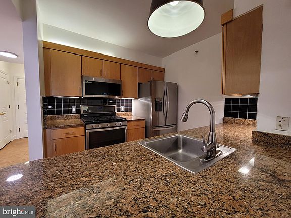 4th image of 616 E St NW APT 1007