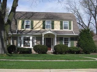 933 Kensington Pl, Aurora, IL 60506