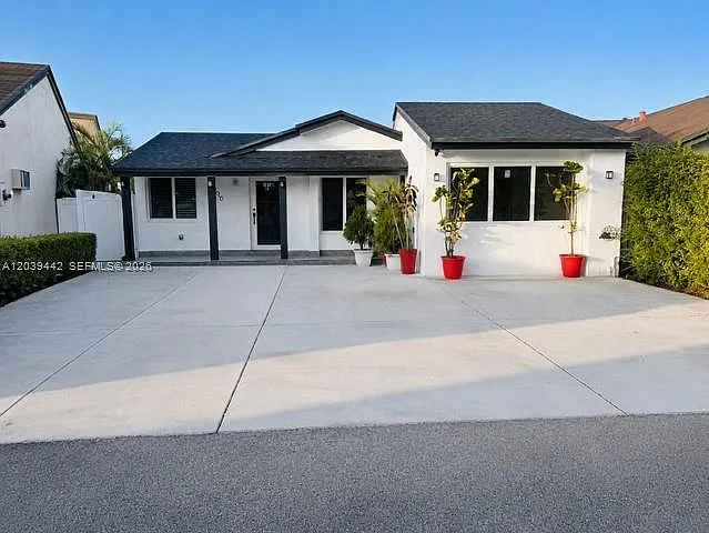 2500 SW 131st Ct — Photo 1