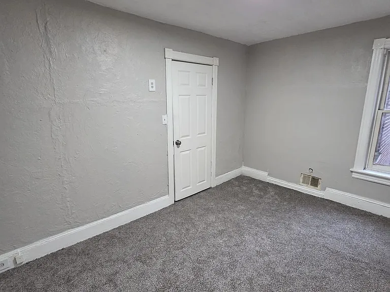 517 Stuyvesant Ave — Photo 9