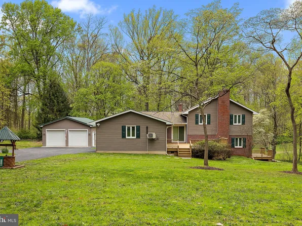 110 Carriage Run Dr, Lincoln University, PA 19352