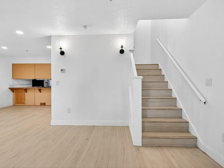 443 Harris Ln — Photo 9