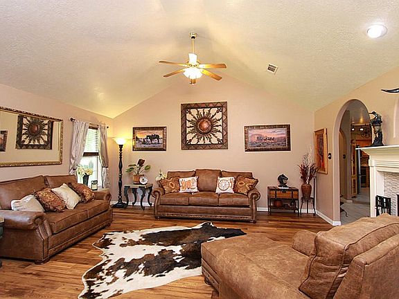 5th image of 7002 Revelwood Dr