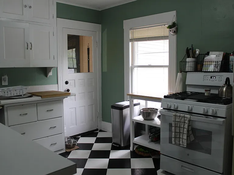 710 Atwood St NE — Photo 7