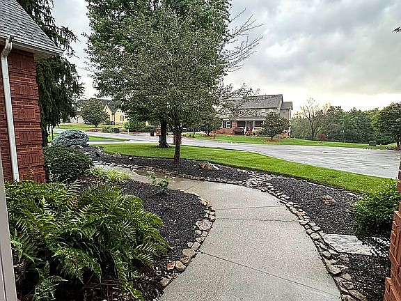 2nd image of 1411 Banebury Ln