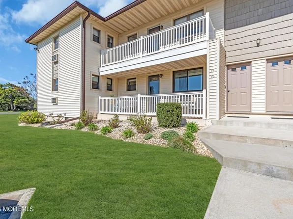63 Wharfside Drive, Monmouth Beach, NJ 07750