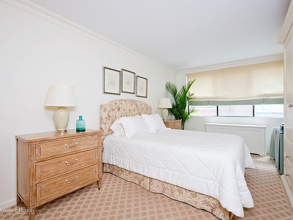 2nd image of 45 W 67th St APT 6C
