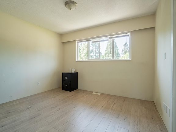 5th image of 2930 Sefton St