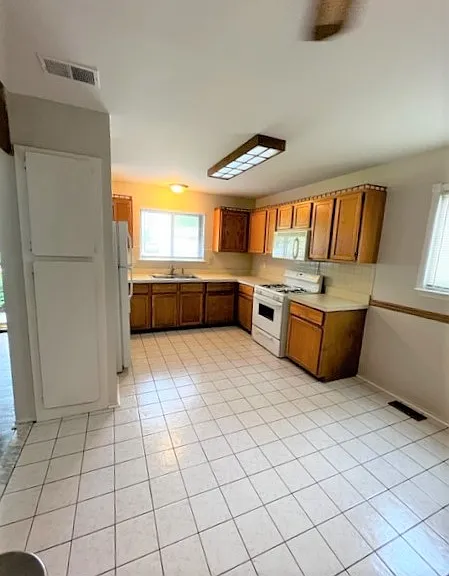 24720 Manila St — Photo 2