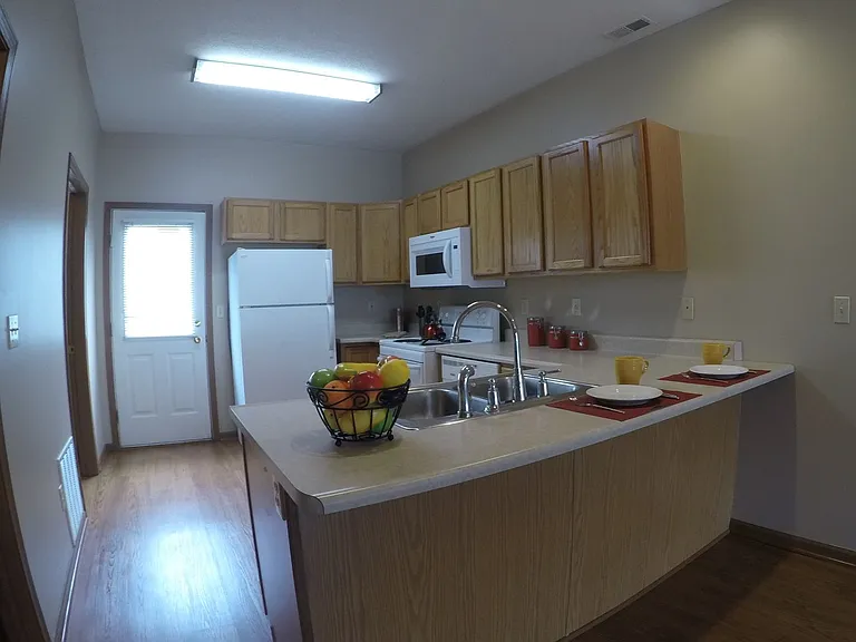 Crosspoint Apartments — Photo 36