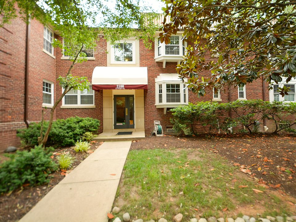 1st image of 2100 N Scott St APT 102