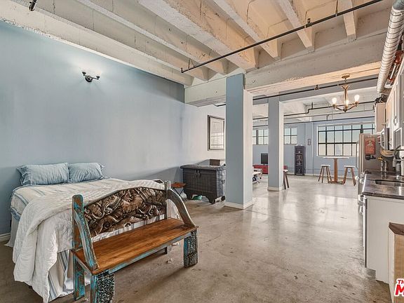 4th image of 312 W 5th St APT 1101