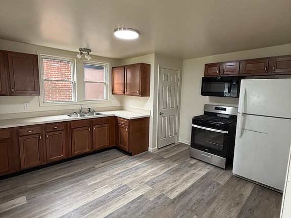 3rd image of 133 W Commerce St #R