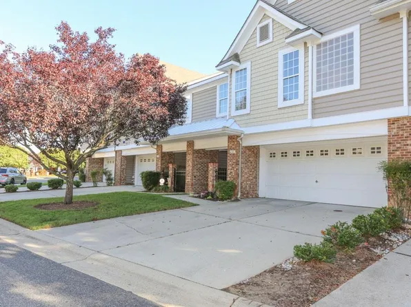1027 Bay Breeze Dr, Suffolk, VA 23435