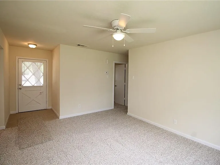 902 Lindo Dr — Photo 8