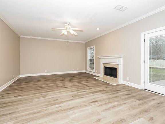 4th image of 4621 Scottish Dr