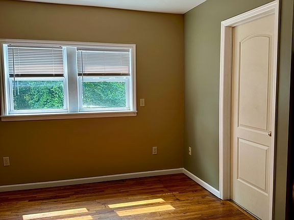 4th image of 14 New Pruyn St #2