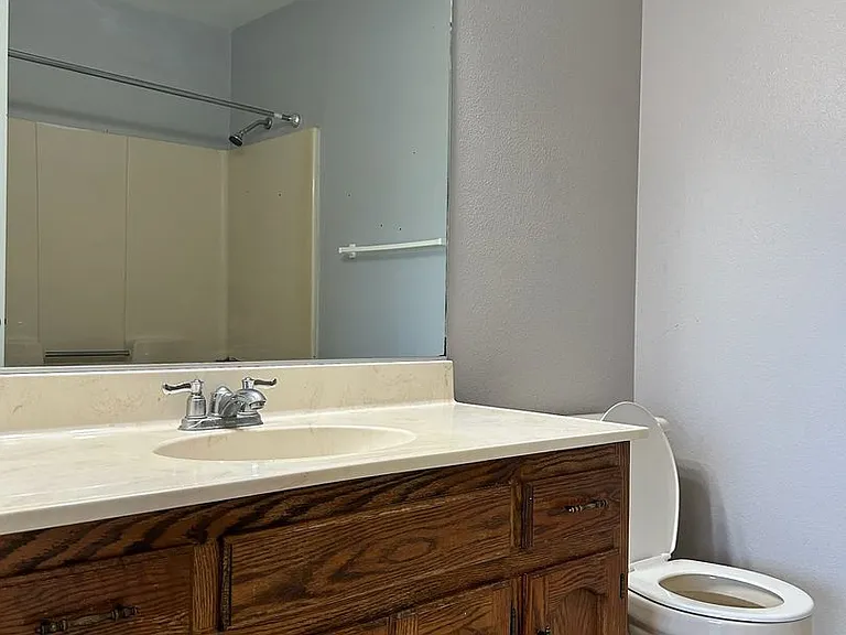 933 W Atkins Ave — Photo 11