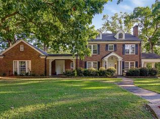 225 W Colonial Dr, Thomasville, NC 27360