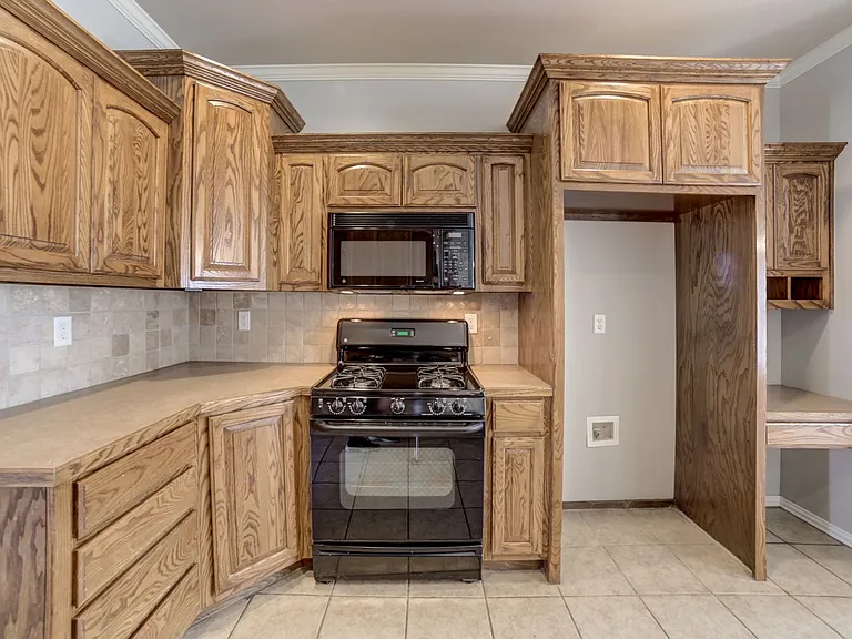819 E Seattle Pl — Photo 10