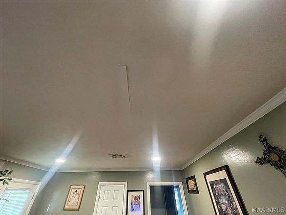 5th image of 1716 Hill Hedge Dr