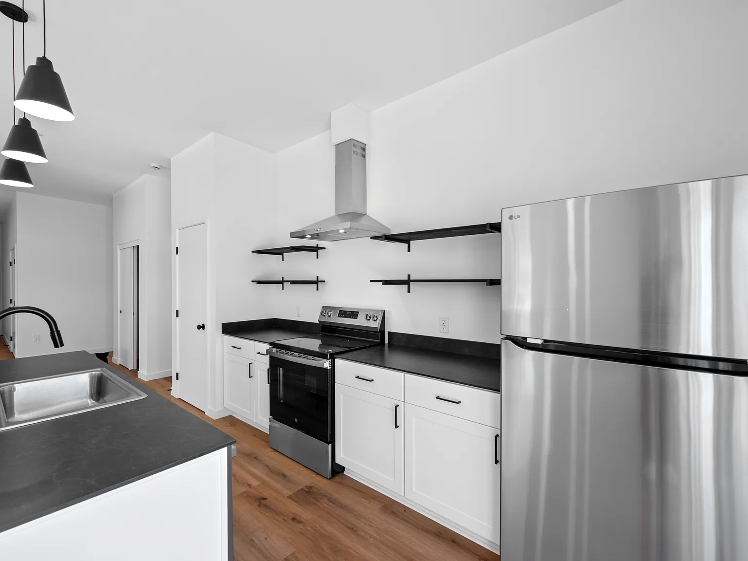 4 bed, 1500 sqft, $2,200 — Photo 1