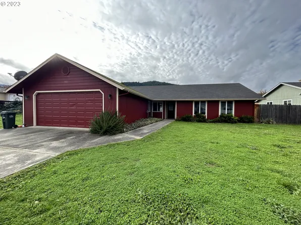 326 Outback Ln, Glendale, OR 97442