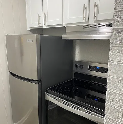 Willow Lake Apartments — Photo 3