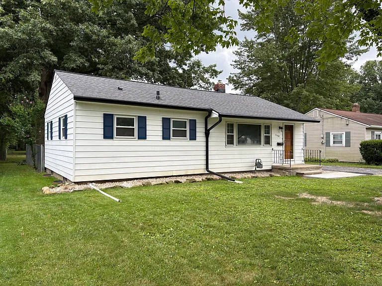 7567 Inland Dr — Photo 2