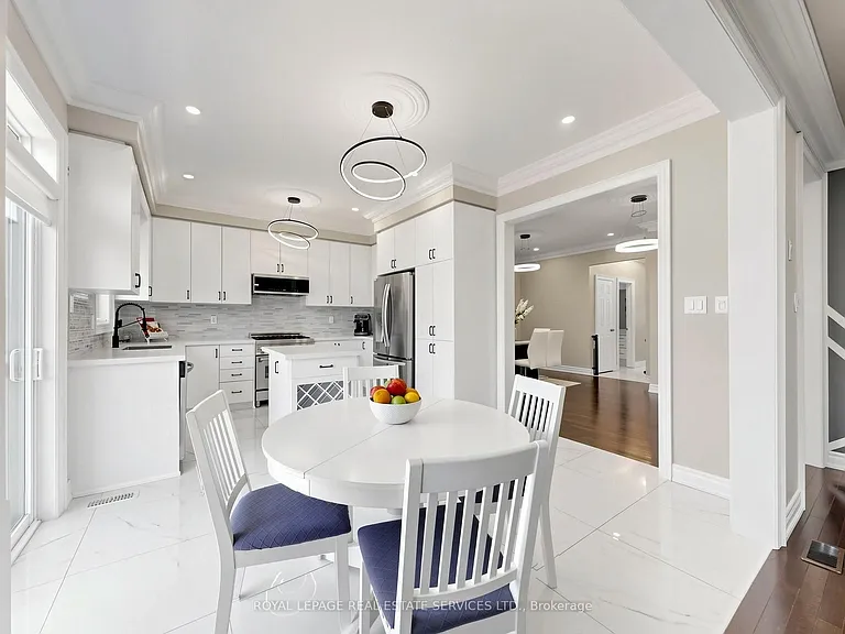 1158 Atkins Dr — Photo 11