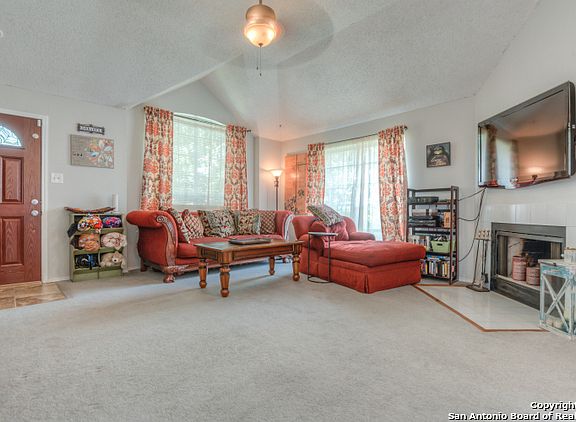 4th image of 2705 Hillview Ln