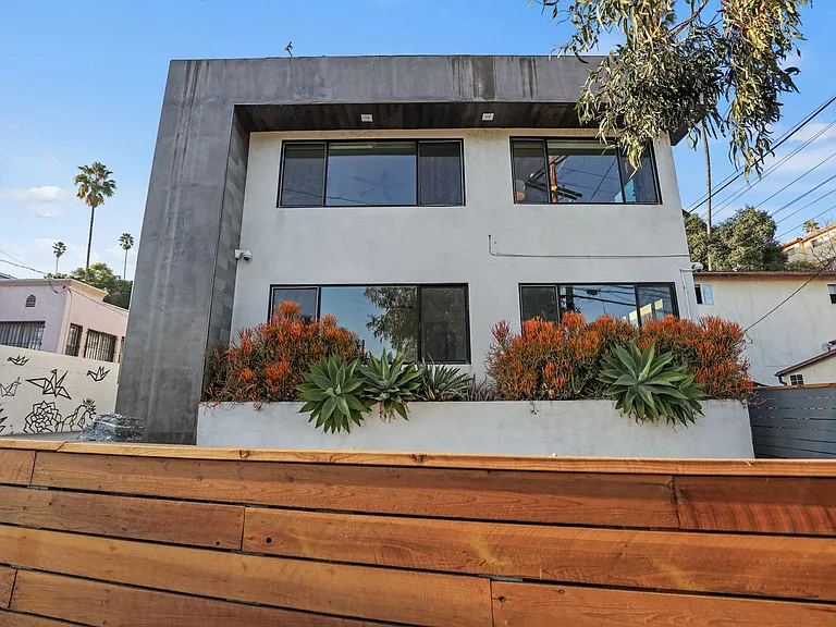 141 San Pascual Ave — Photo 30